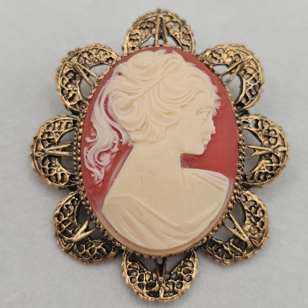 Vintage Resin Cameo Brooch Gold Tone Ornate Scalloped Victorian Revival 2.5" Pin